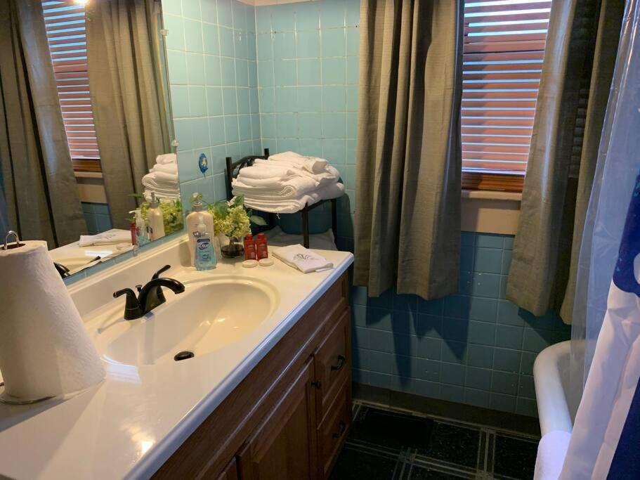 Comfortable 2-Bdrm Spacious Home With Wifi & Patio Ινδιανάπολη Εξωτερικό φωτογραφία