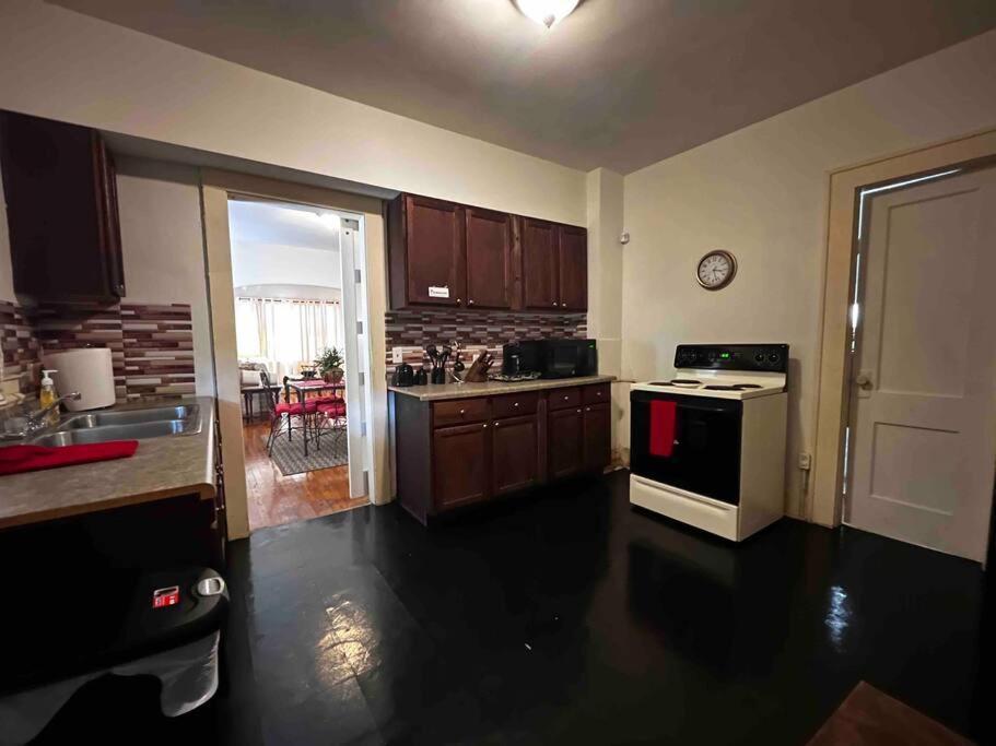 Comfortable 2-Bdrm Spacious Home With Wifi & Patio Ινδιανάπολη Εξωτερικό φωτογραφία