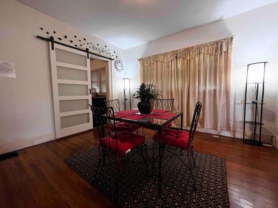 Comfortable 2-Bdrm Spacious Home With Wifi & Patio Ινδιανάπολη Εξωτερικό φωτογραφία