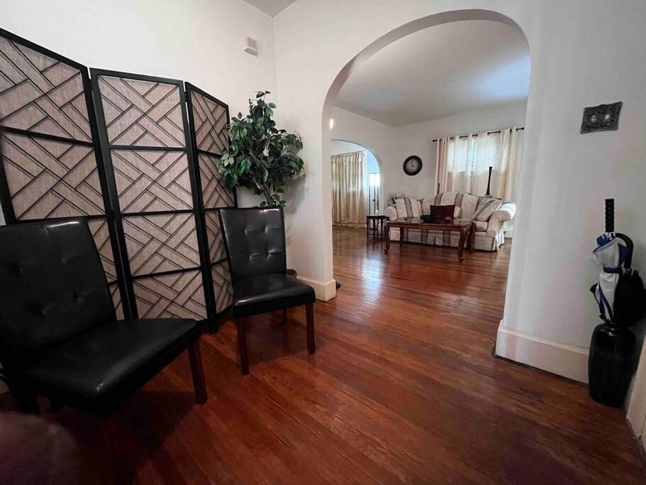 Comfortable 2-Bdrm Spacious Home With Wifi & Patio Ινδιανάπολη Εξωτερικό φωτογραφία
