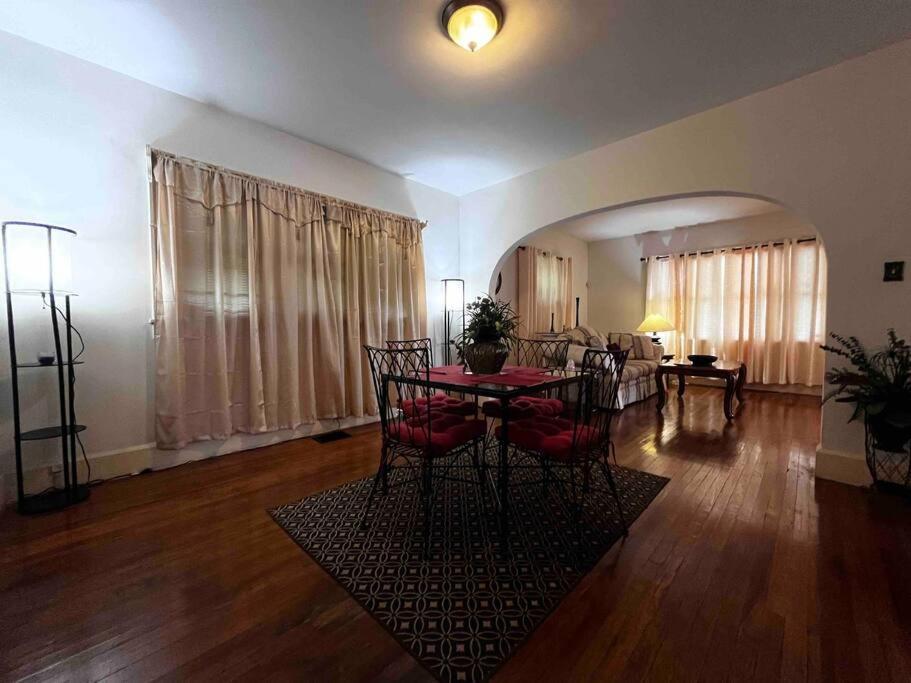 Comfortable 2-Bdrm Spacious Home With Wifi & Patio Ινδιανάπολη Εξωτερικό φωτογραφία
