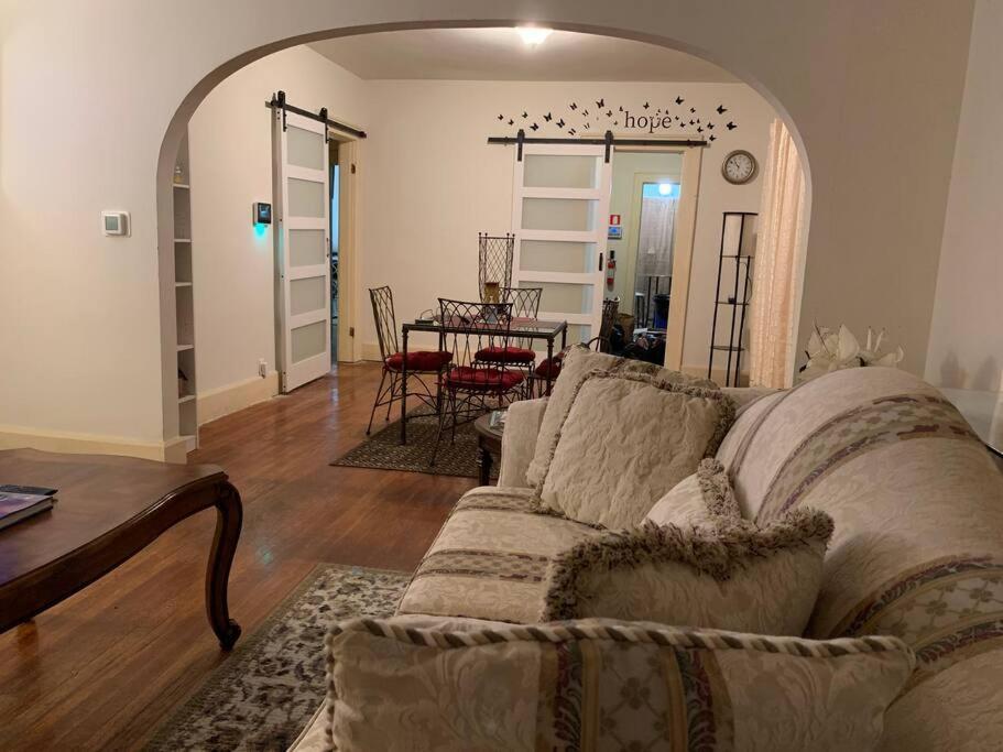 Comfortable 2-Bdrm Spacious Home With Wifi & Patio Ινδιανάπολη Εξωτερικό φωτογραφία